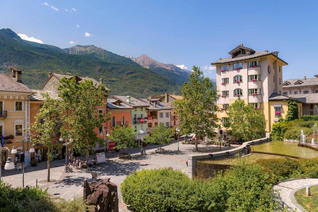 Nespecifikovaný výhled na hory nebo výhled na hory při pohledu z hotelu