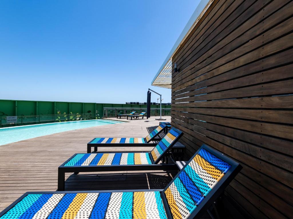 Bazén v ubytování aha Gateway Hotel Umhlanga nebo v jeho okolí