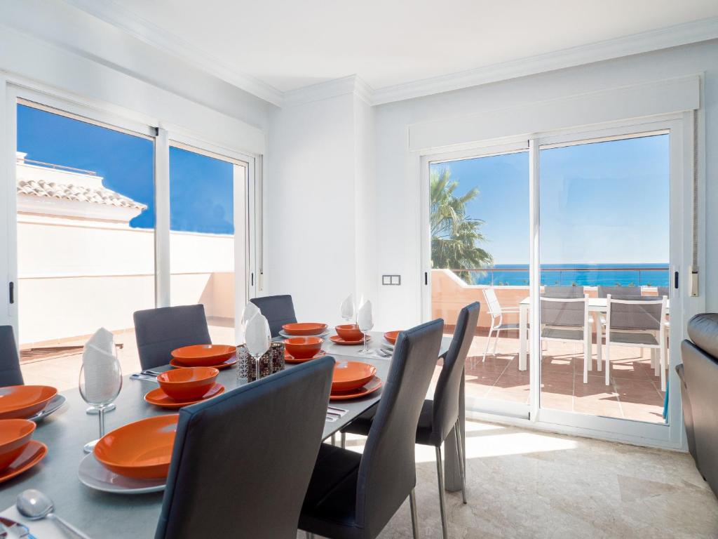 Posedenie v ubytovaní 2163-Amazing penthouse, 2 terraces sea-golf view