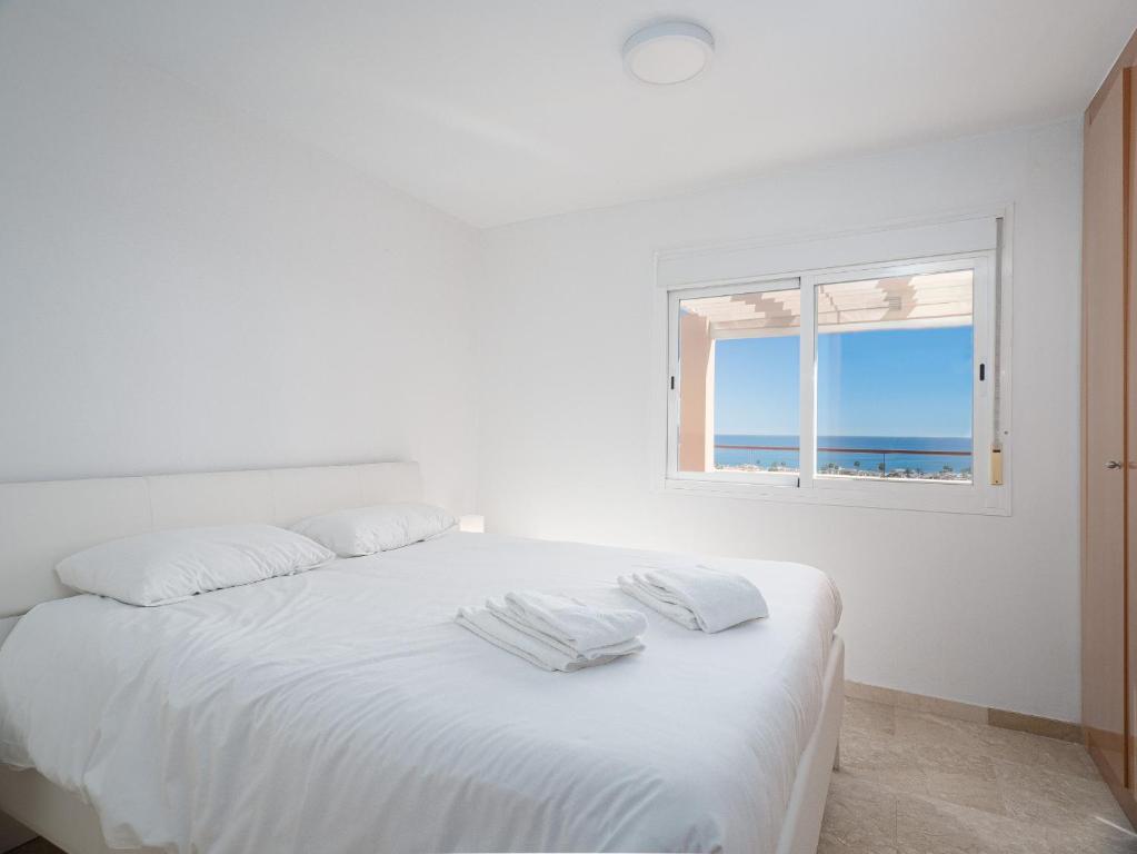Posteľ alebo postele v izbe v ubytovaní 2163-Amazing penthouse, 2 terraces sea-golf view