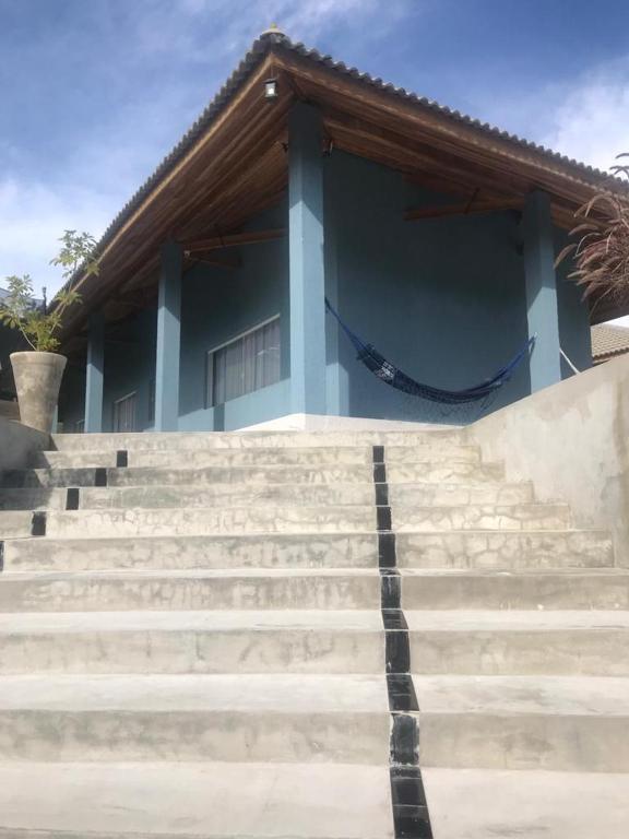 Casa luxuosa e elegante com piscina borda infinita