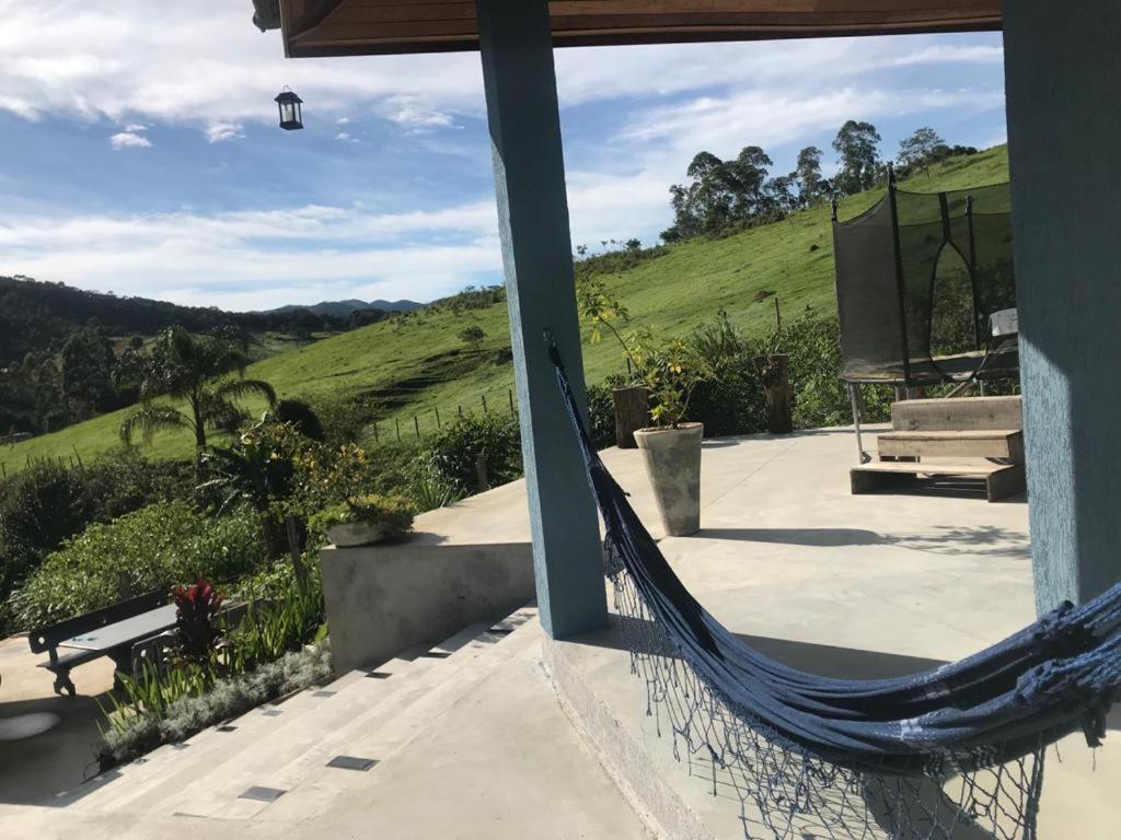  Casa luxuosa e elegante com piscina borda infinita