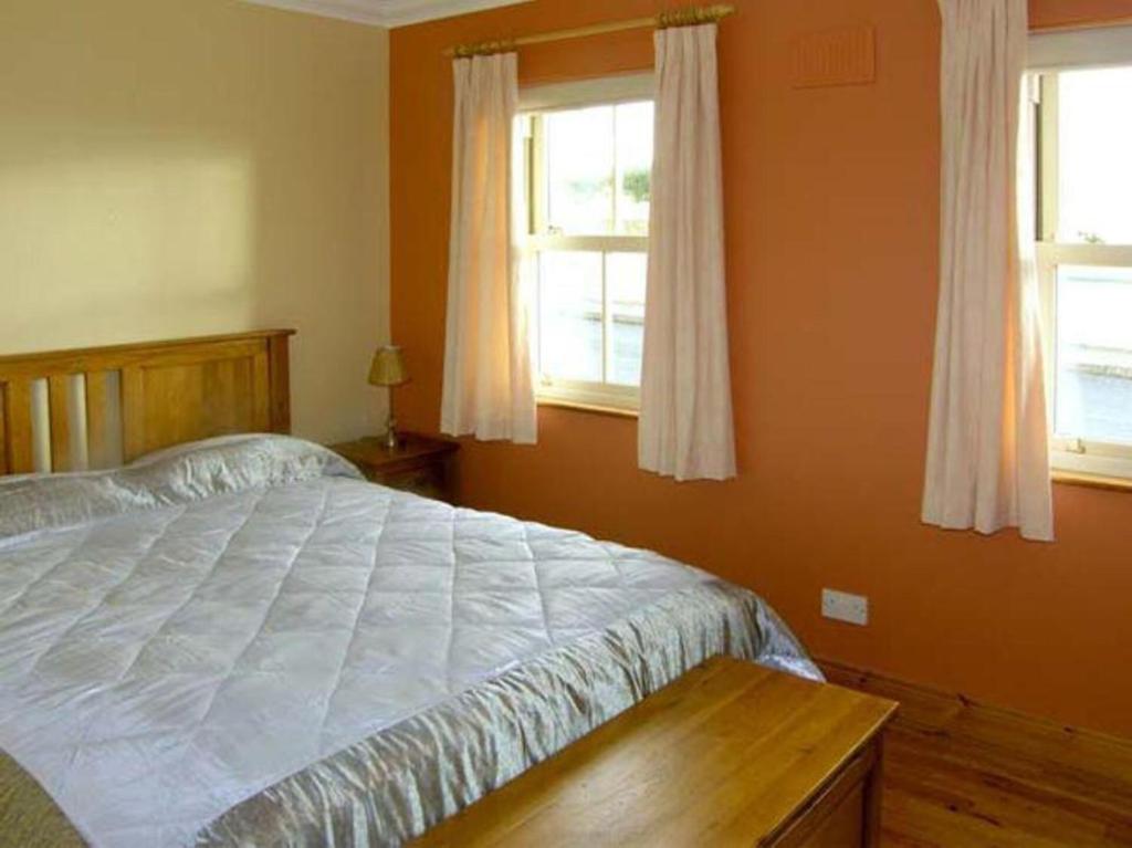 Postel nebo postele na pokoji v ubytování Scenic Estuary Way 3-Bed Home in Labasheeda
