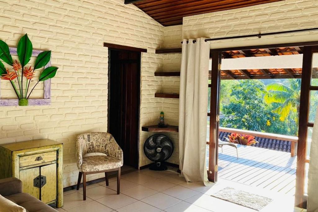  Casa com vista para o mar em condomínio em Angra