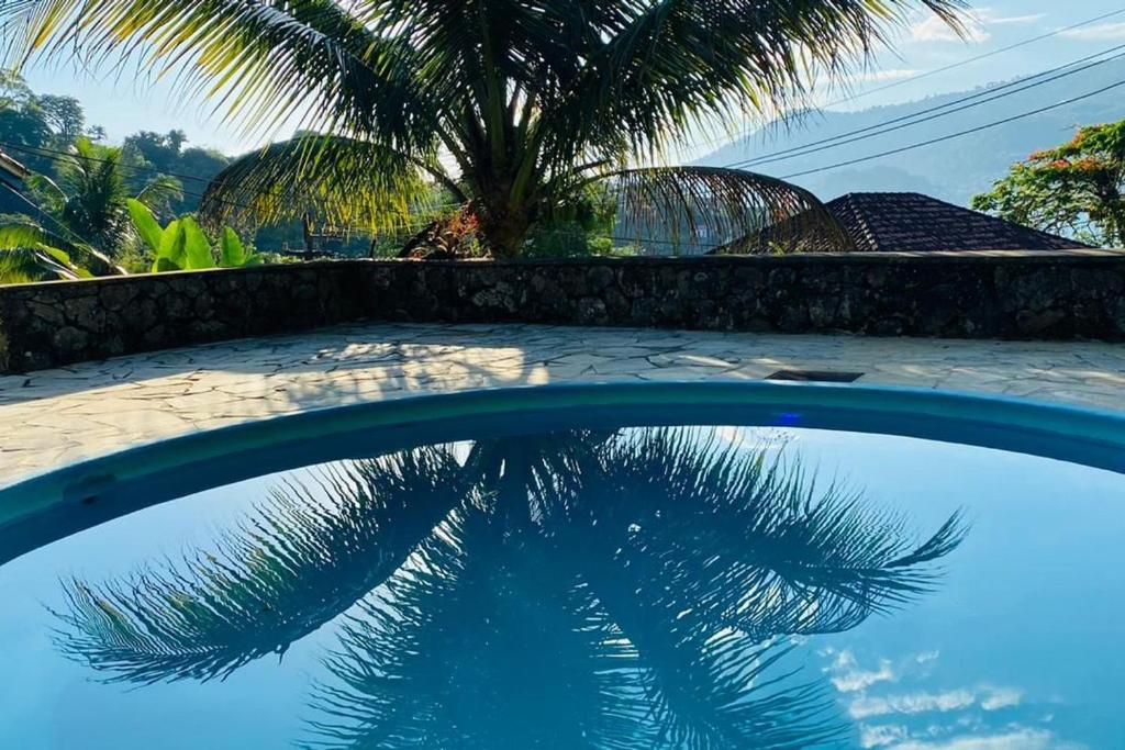  Casa com vista para o mar em condomínio em Angra
