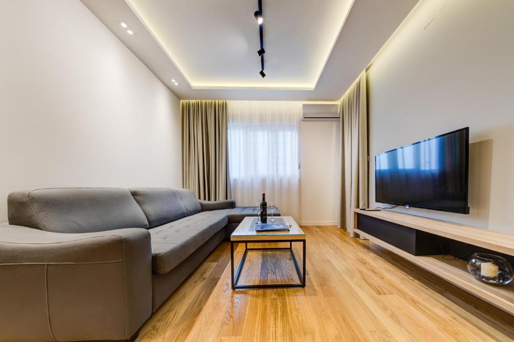 Apart Compliment - 2