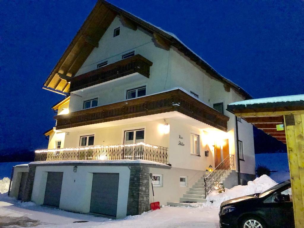 Budova, v ktorej sa apartmán nachádza