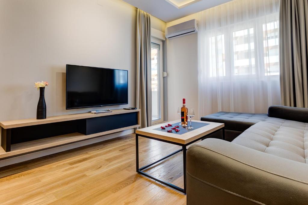 Apart Compliment - 12