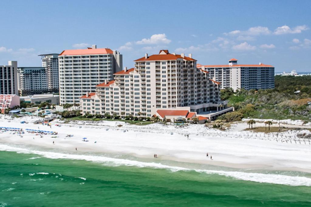 a view of the beach at the resort at TOPS'L Summit VI in Destin