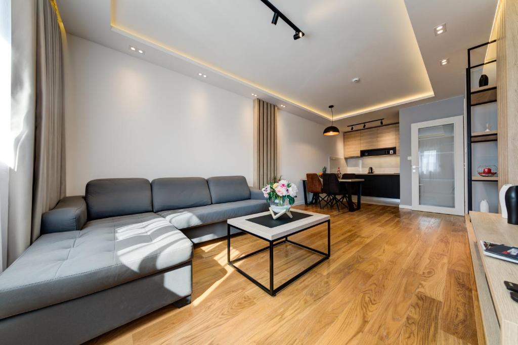 Apart Compliment - 9