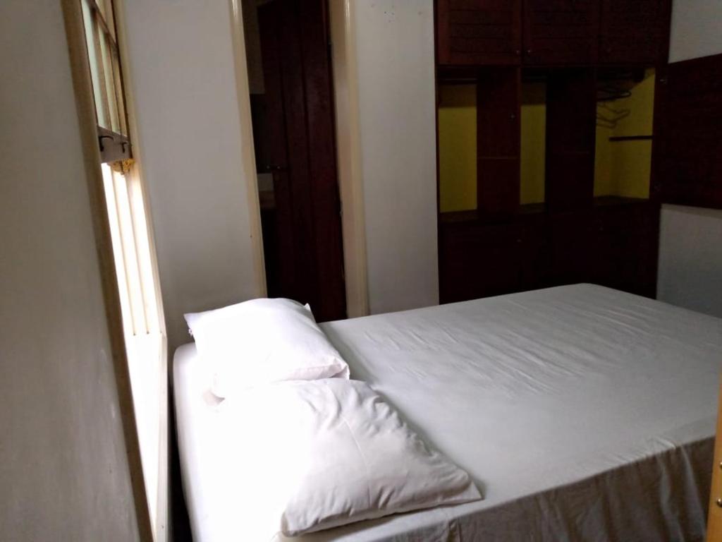  CASA AMPLA E AREJADA.EXCELENTE LOCALIZAÇÃO! ACEITA PETS