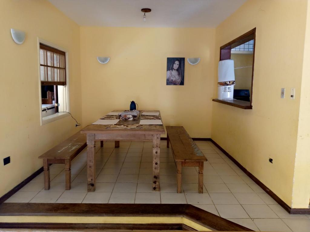  CASA AMPLA E AREJADA.EXCELENTE LOCALIZAÇÃO! ACEITA PETS