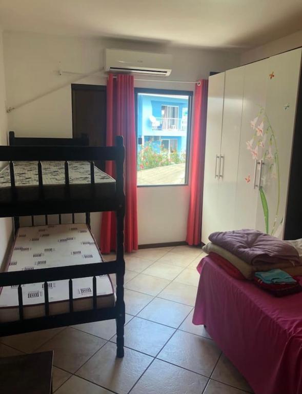  Apartamento há 30 metros da praia Santa Catarina