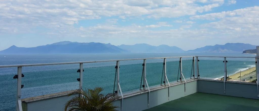  APARTAMENTO DE FRENTE PARA O MAR (a 30 metros da praia)