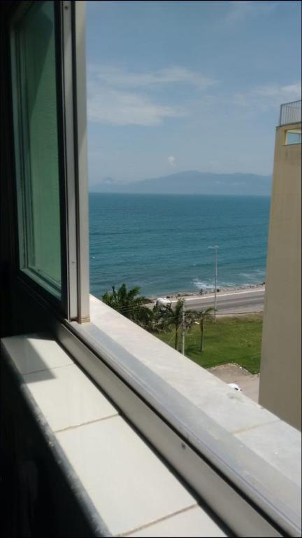  APARTAMENTO DE FRENTE PARA O MAR (a 30 metros da praia)