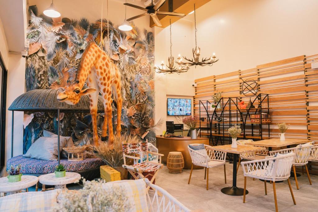 B Innspire Hotel - Resim 8