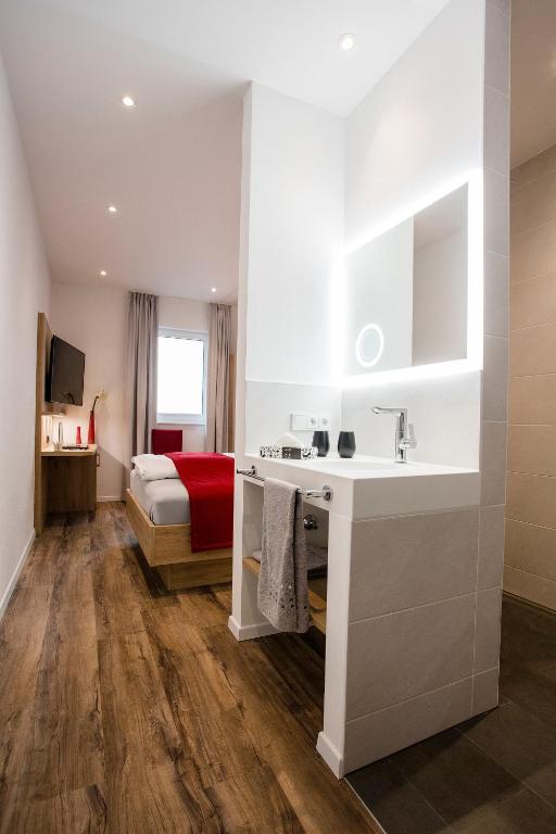 Gasthof Krone - Single Room With Private Bathroom