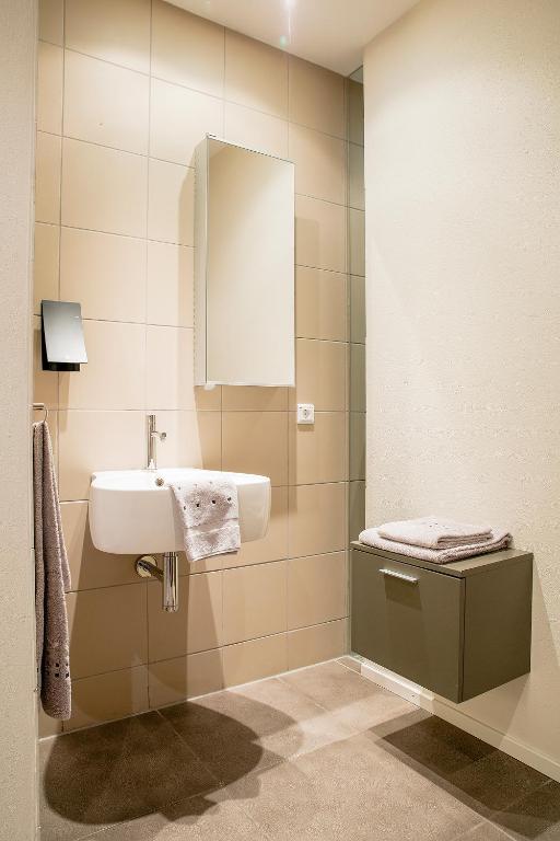 Gasthof Krone - Triple Room With Private Bathroom