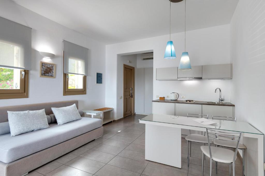 Lithos by Spyros & Flora - 12