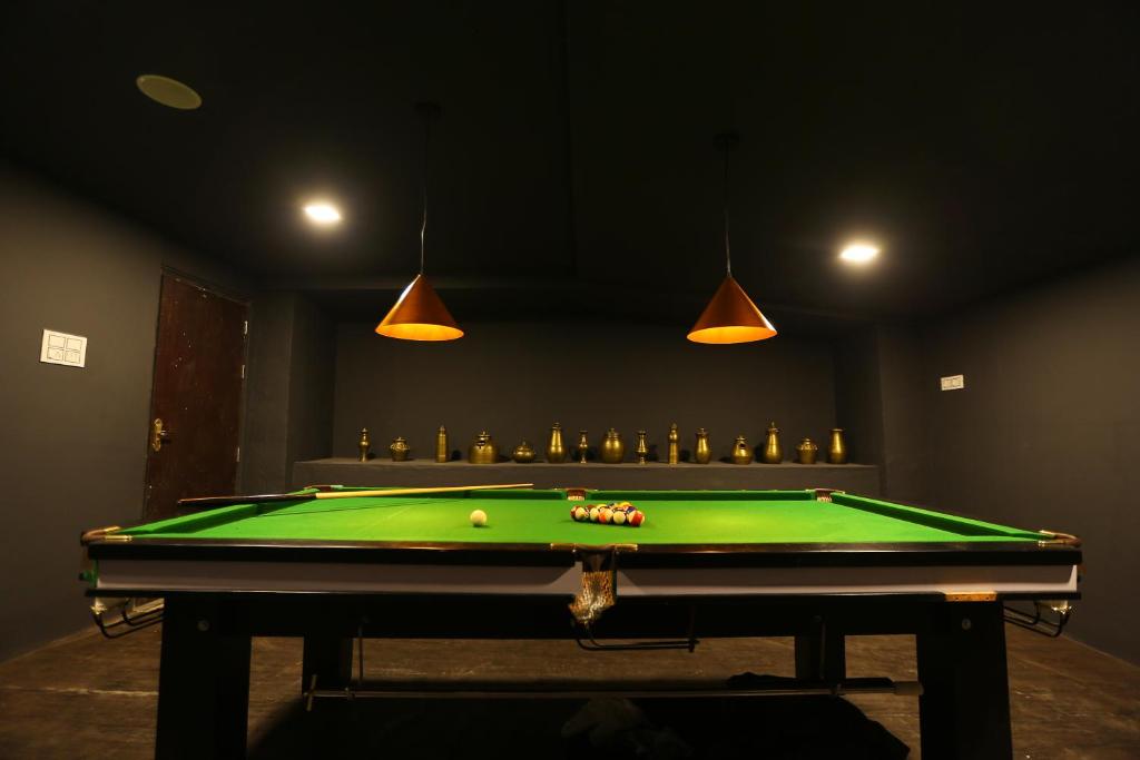 Biliár nebo kulečník v ubytování Mehar Inn Hotel