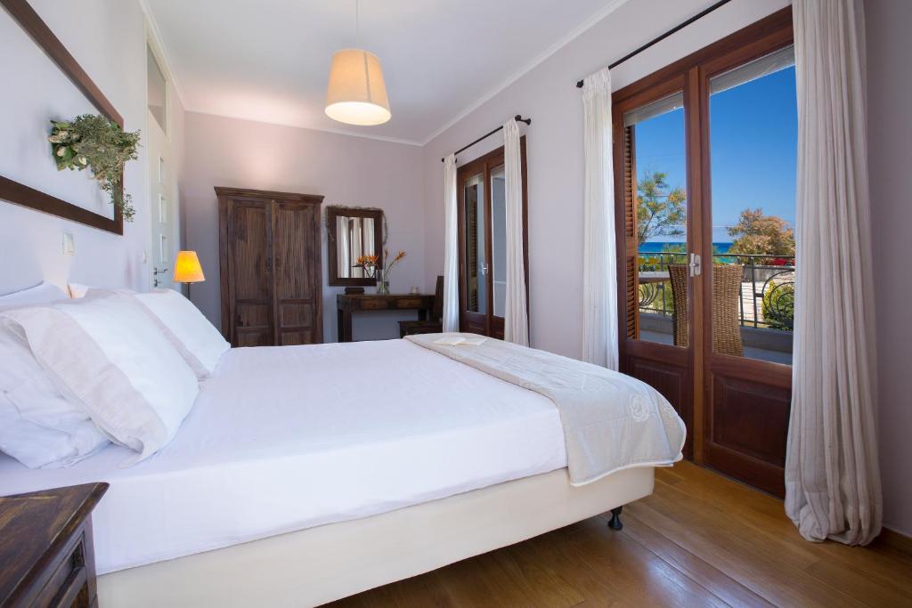 Posteľ alebo postele v izbe v ubytovaní Aeriko Homes of Distinction