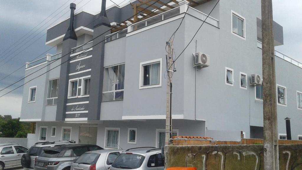 Το κτήριο όπου στεγάζεται  το διαμέρισμα