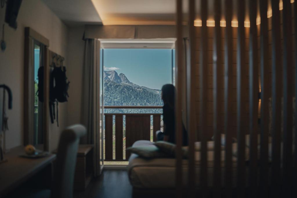 Nespecifikovaný výhled na hory nebo výhled na hory při pohledu z hotelu