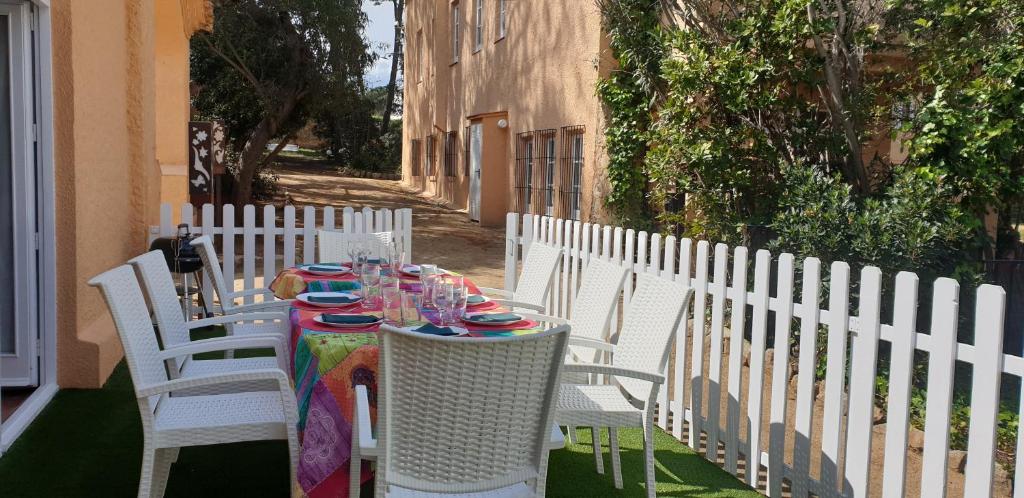 Fotografia z galérie ubytovania Casa con jardín a 40 metros de la playa. VR. v destinácii Palamós