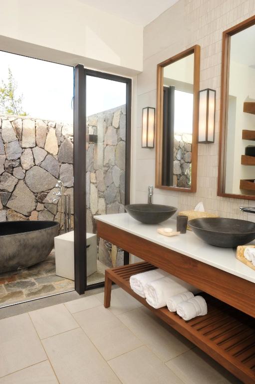 Constance Tekoma - Rodrigues Island - 17