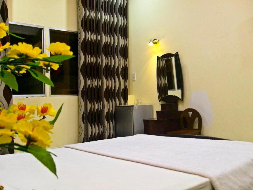 Hoai Pho Hotel - Superior Triple Room