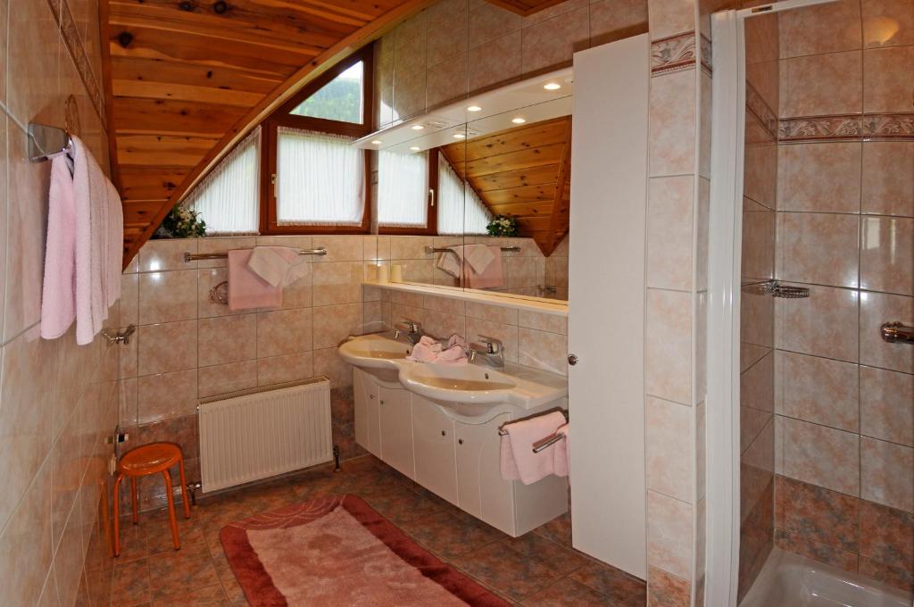 Koupelna v ubytování Gasthof zur Gams