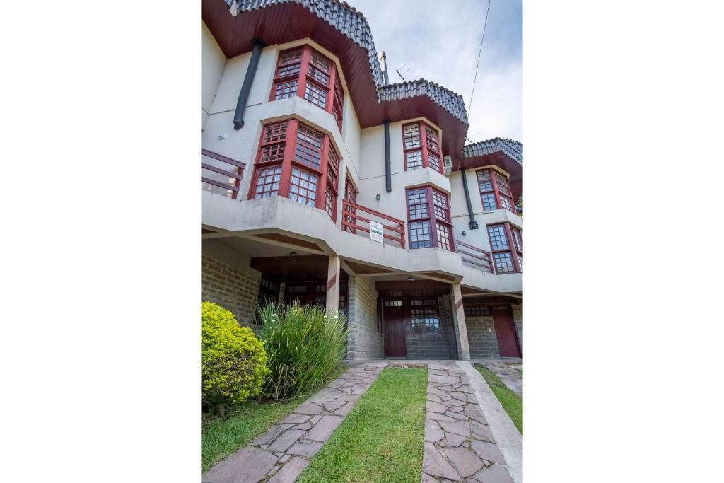 Vista Real 102 - Apartamento à 4 minutos da Rua Coberta de Gramado  Vista Real 102 - Apartamento à 4 minutos da Rua Coberta de Gramado