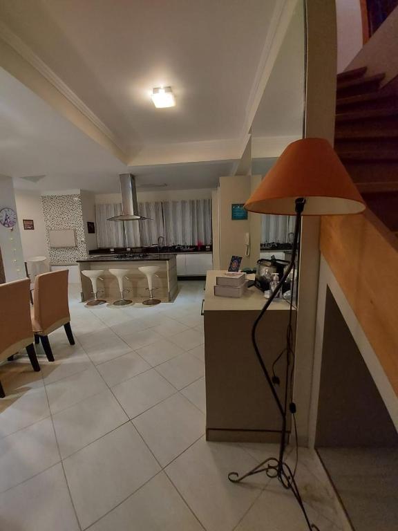  Amplo Apartamento Cobertura Duplex na Praia dos Ingleses com Jacuzzi