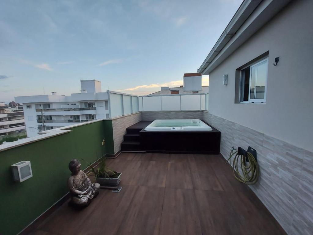  Amplo Apartamento Cobertura Duplex na Praia dos Ingleses com Jacuzzi