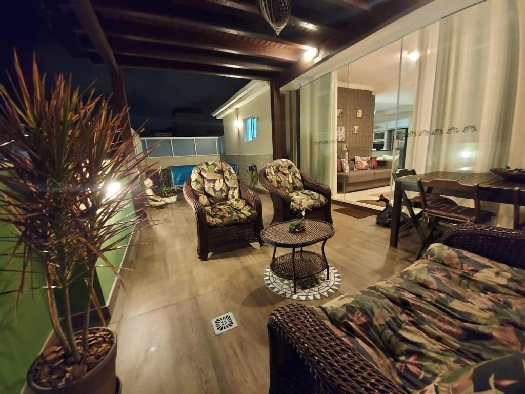  Lindo Apartamento Cobertura na Praia dos Ingleses com Jacuzzi