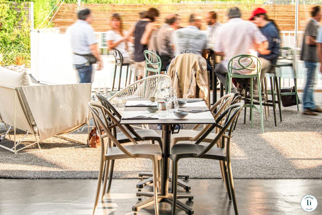 L'Initial - Resim 25