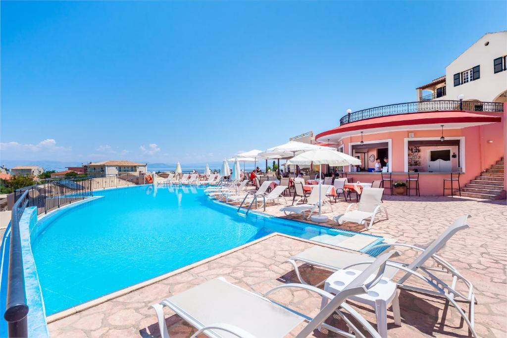 Bazén v ubytování CORFU PELAGOS HOTEL nebo v jeho okolí