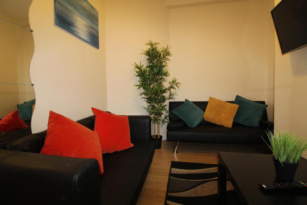 Shirebrook House - 三居室房屋