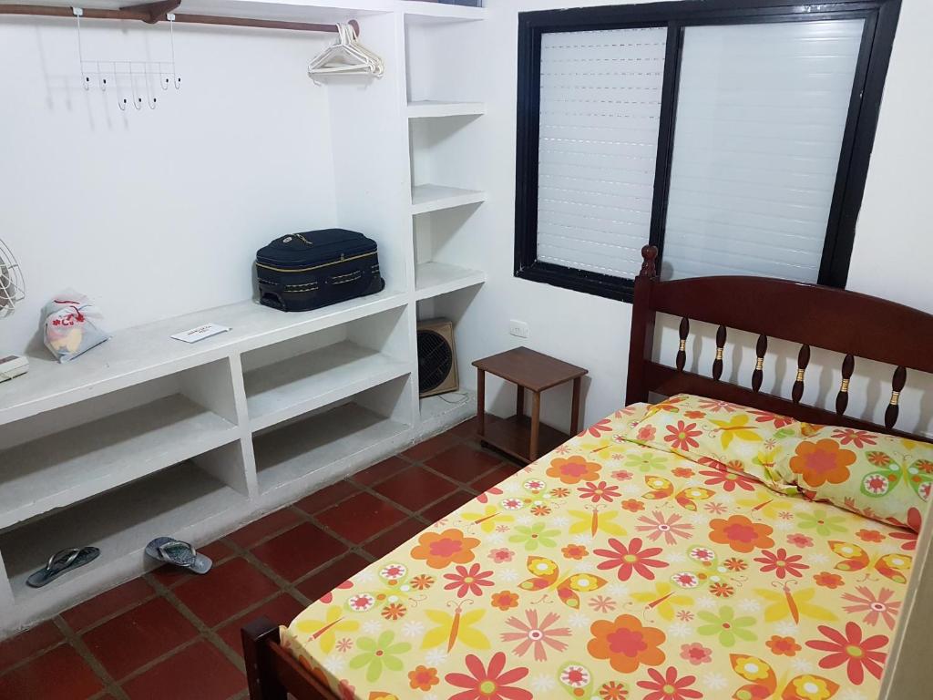  Apartamento no Guarujá ao lado do Mercado EXTRA
