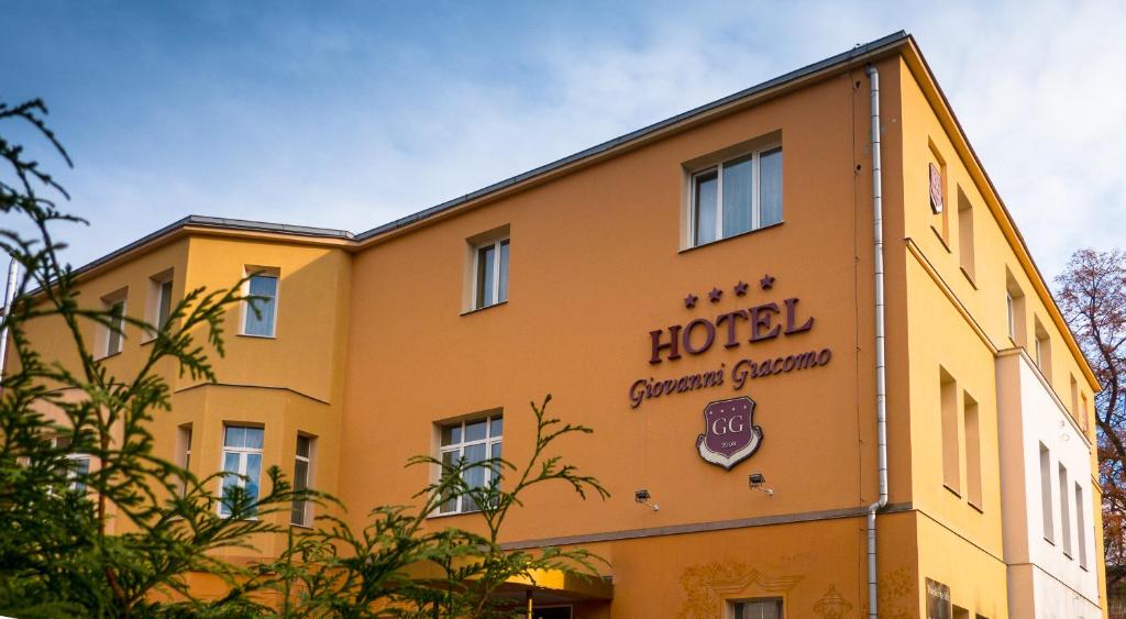 Budova, kde se hotel nachází