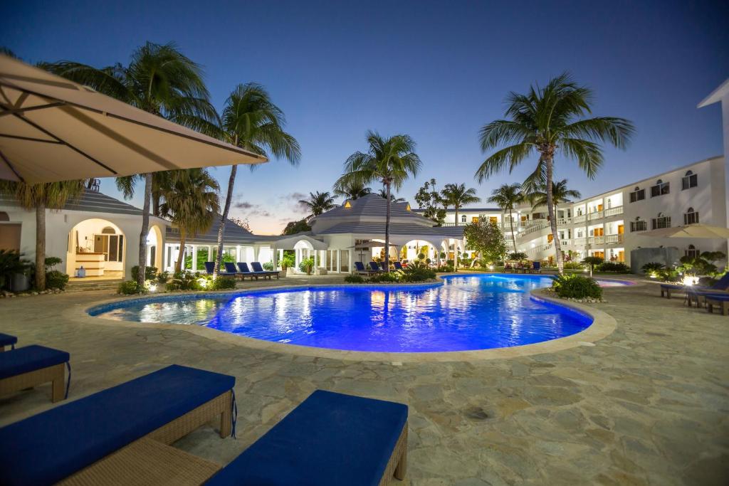 Bazén v ubytování Ocean Palms Residences nebo v jeho okolí