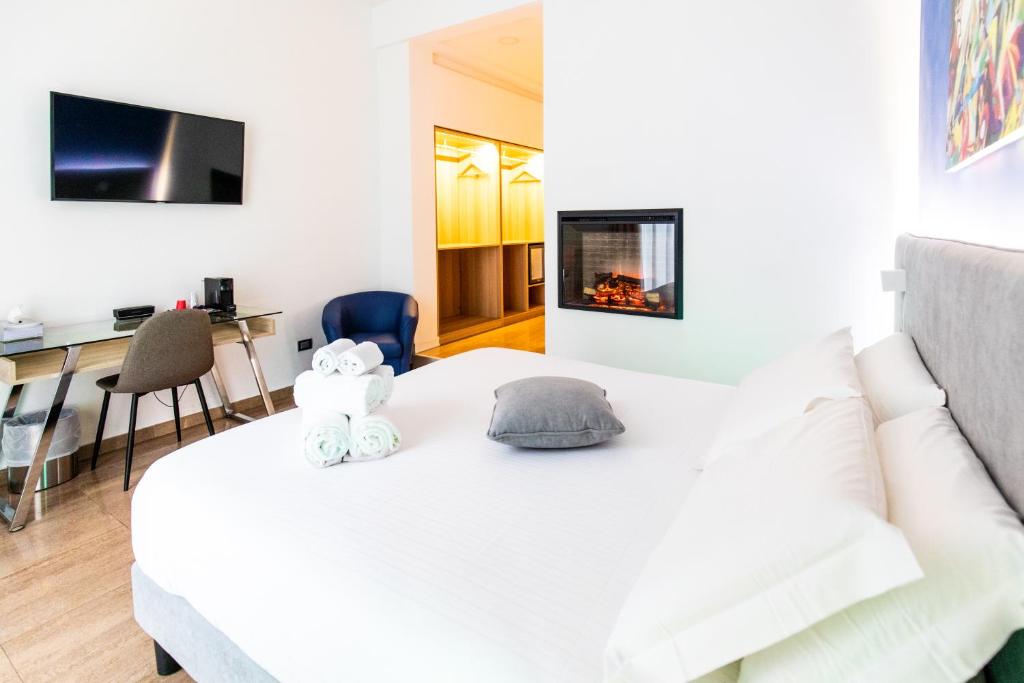 TV a/nebo společenská místnost v ubytování Sanfelice 33 Luxury Suites