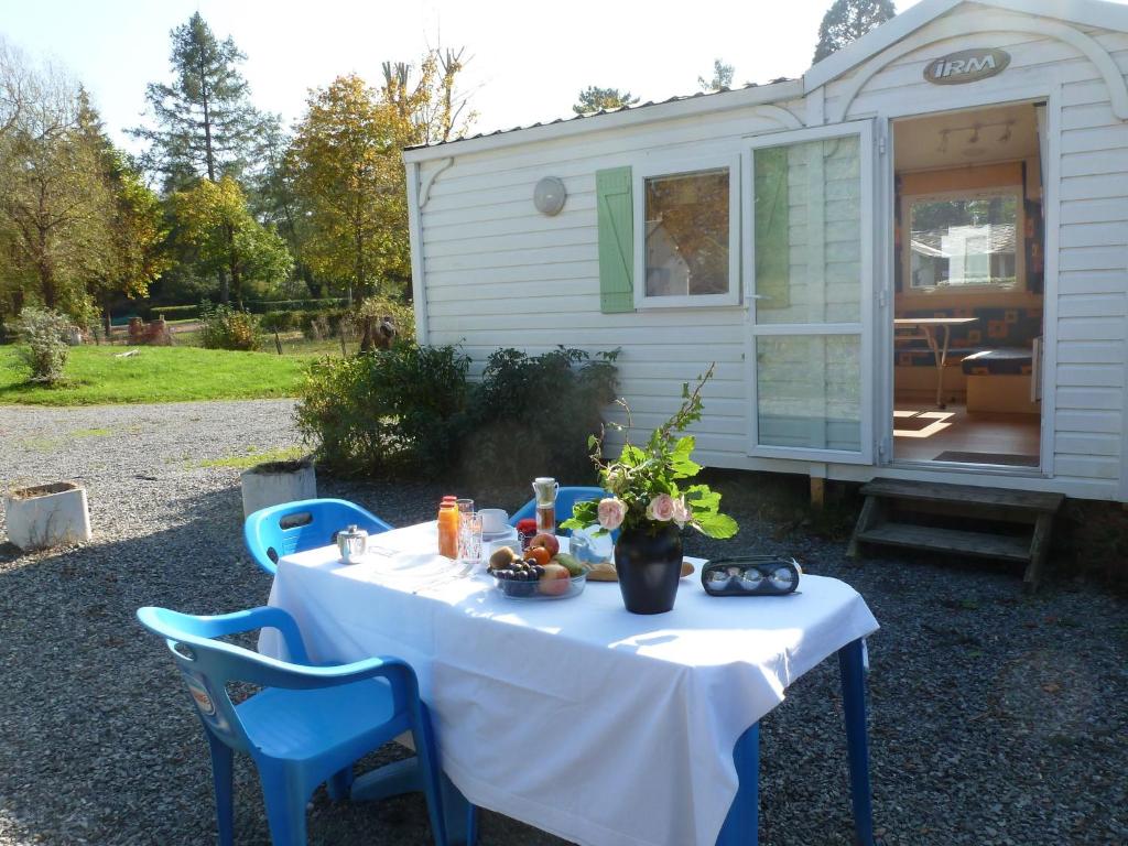 Cozy mobil home with an oven in the heart of Burgundy