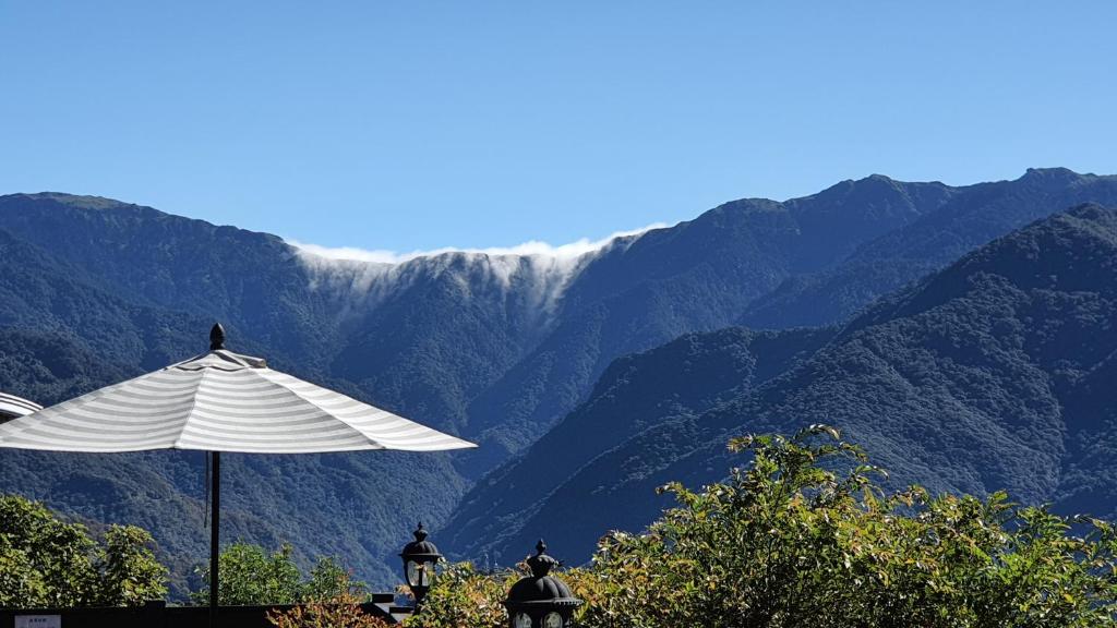 En generel udsigt til bjerge eller udsigt til bjerge taget fra den private indkvartering