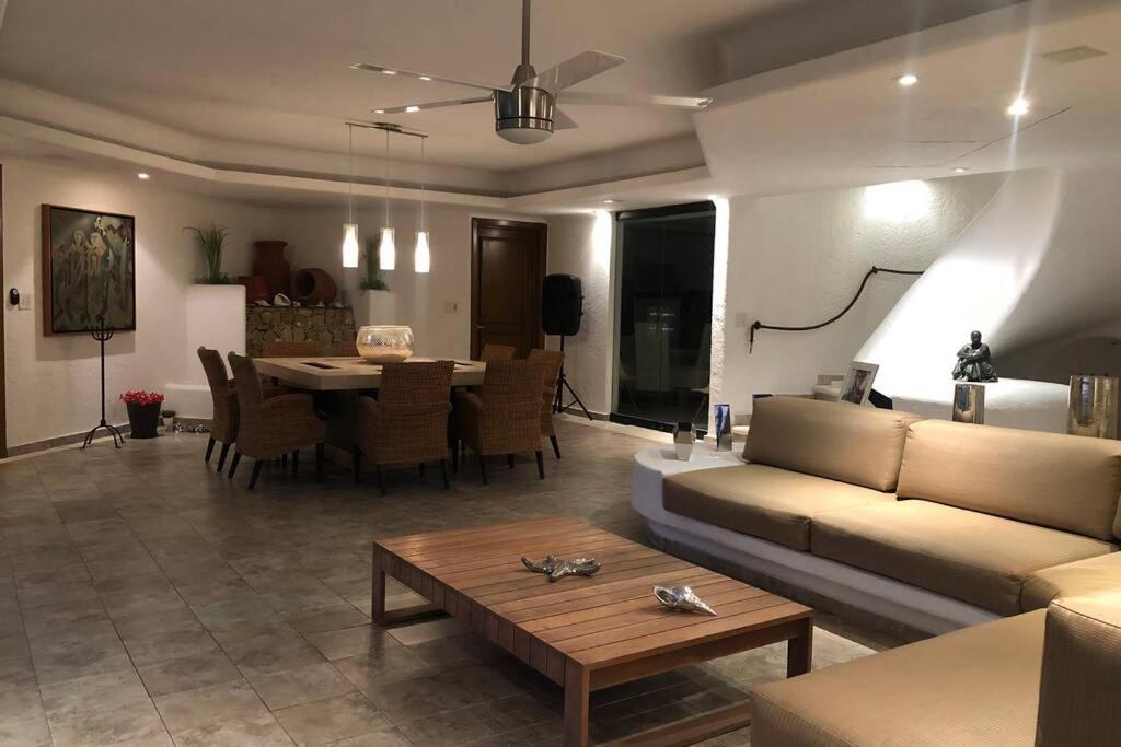 Casa con vista a la bahía (servicio incluido)