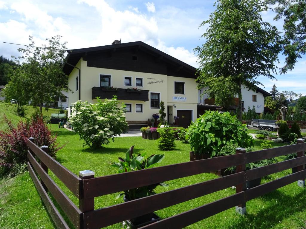 Vonkajšia záhrada v ubytovaní Ferienwohnung Mitterherzog