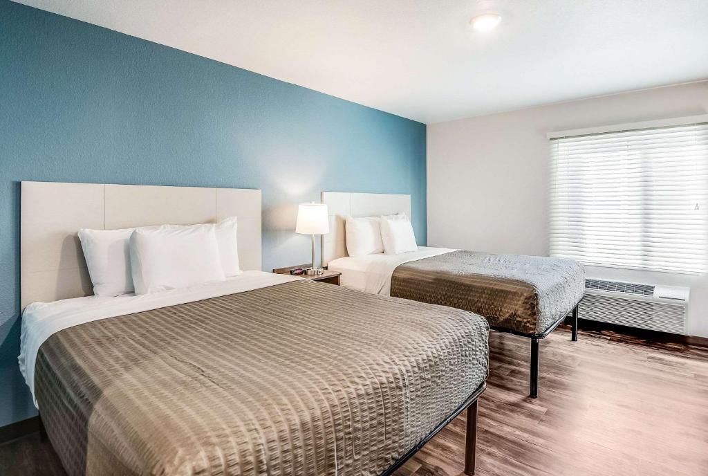 WoodSpring Suites West Des Moines photo