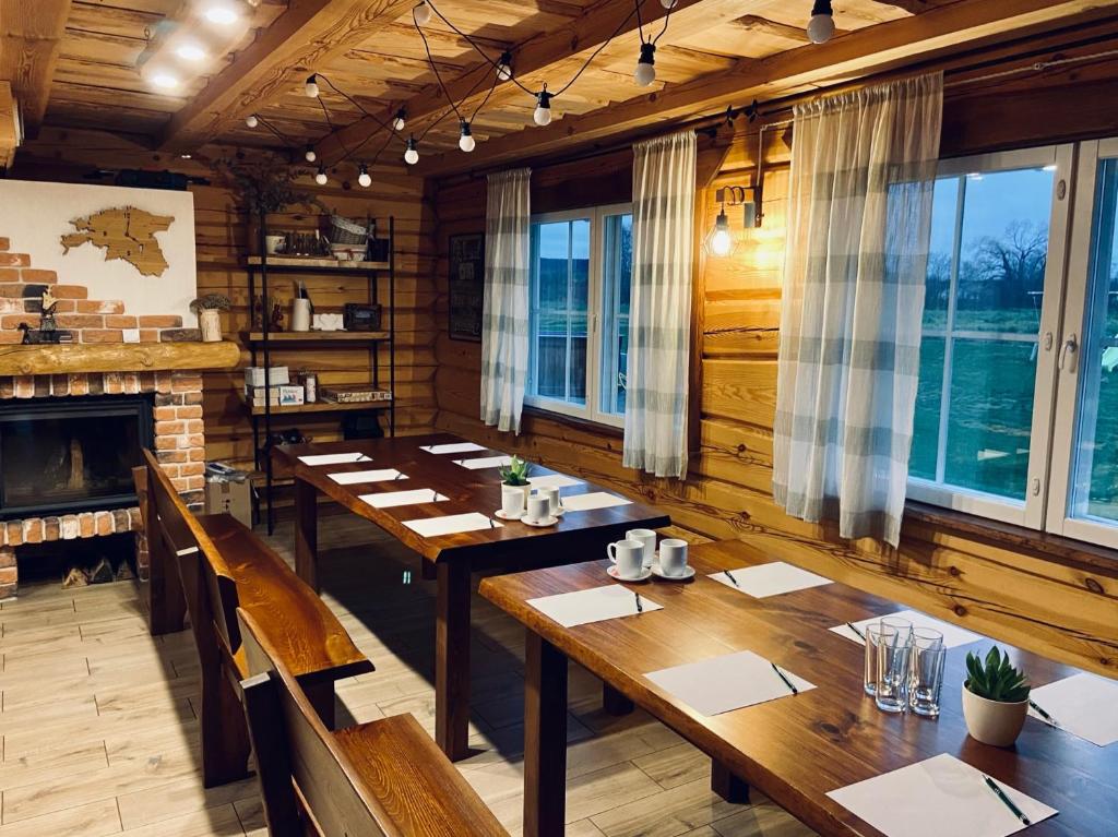 Restaurace v ubytování Rosi Puhkemaja