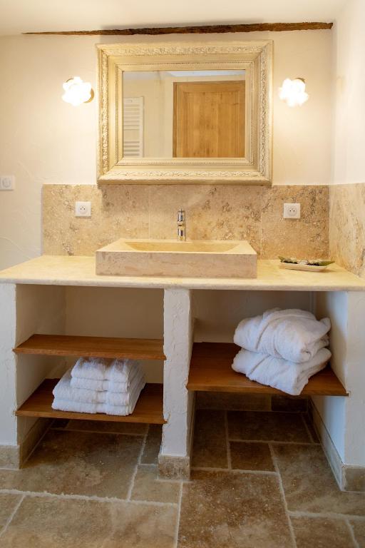 L'Hote Antique - MAISON D'HOTE- 4 Suites avec cuisine - Studio