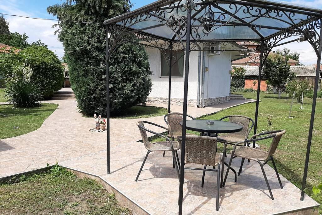Zahrada ubytování Guesthouse Oasis-Shabla